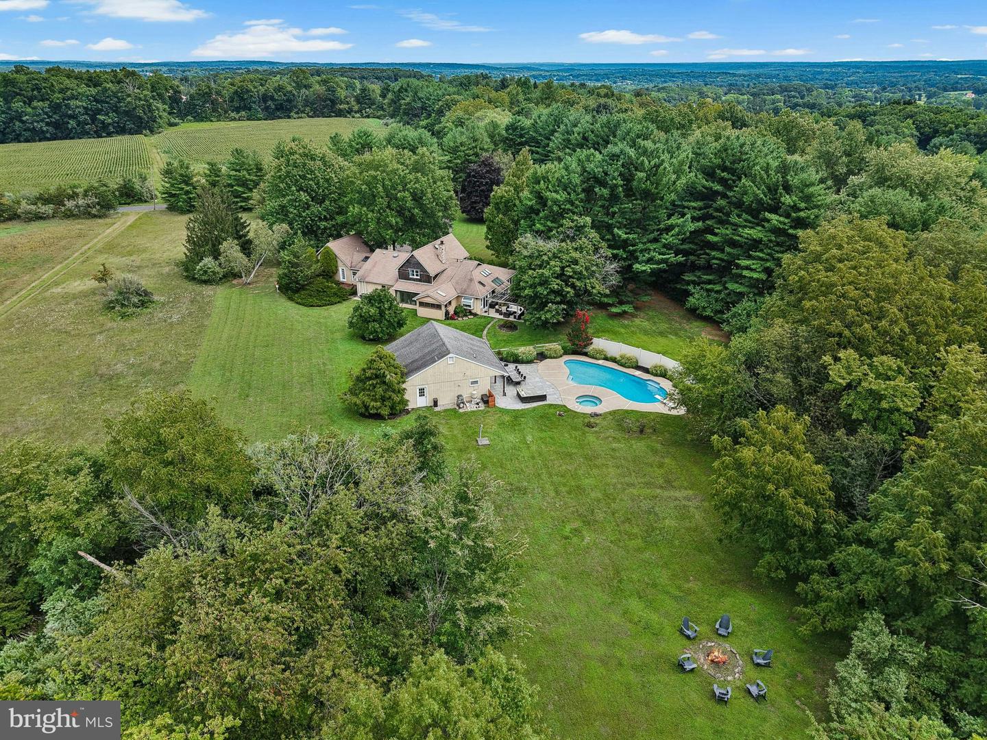 1334 Deer Run Rd Property Photo 3