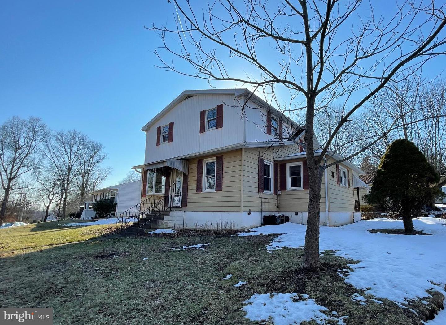 996 Allentown Rd Property Photo 1