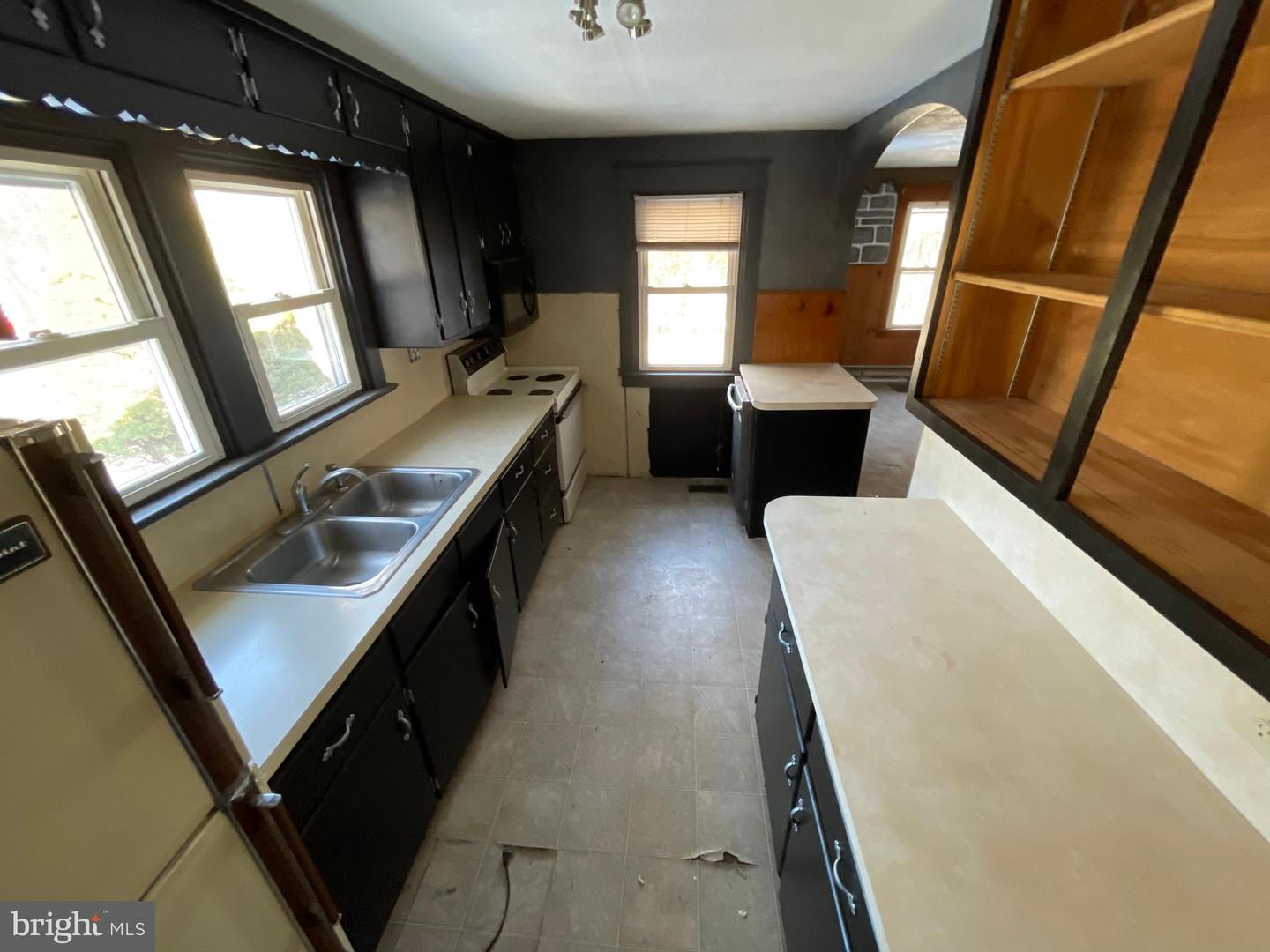 996 Allentown Rd Property Photo 3