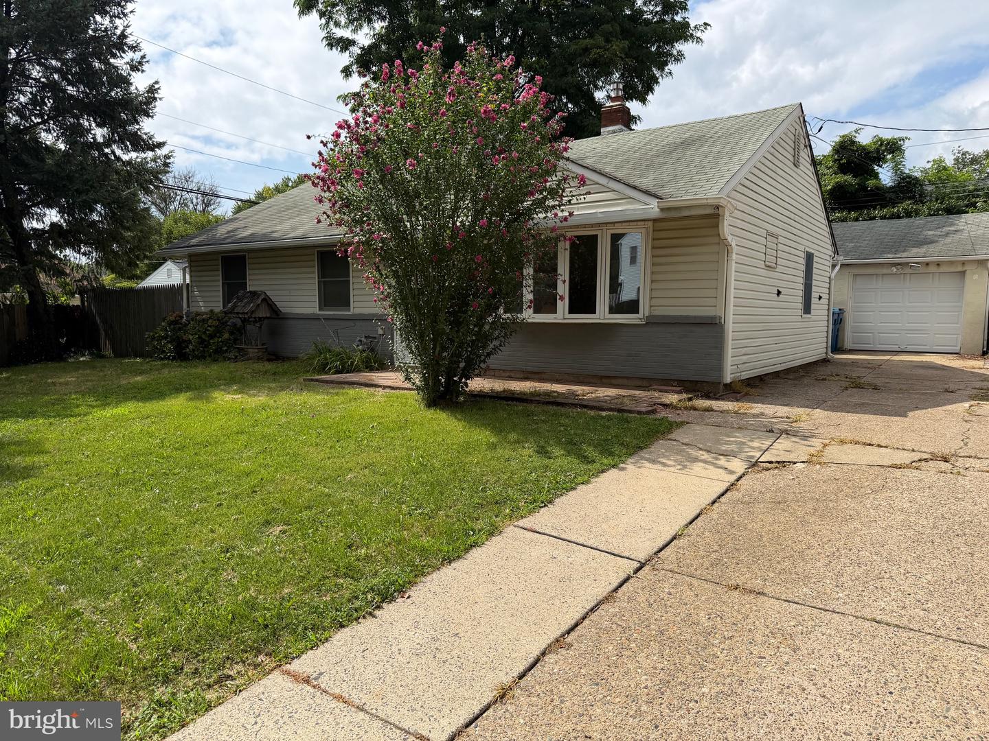 2718 Bellview Dr Property Photo 1