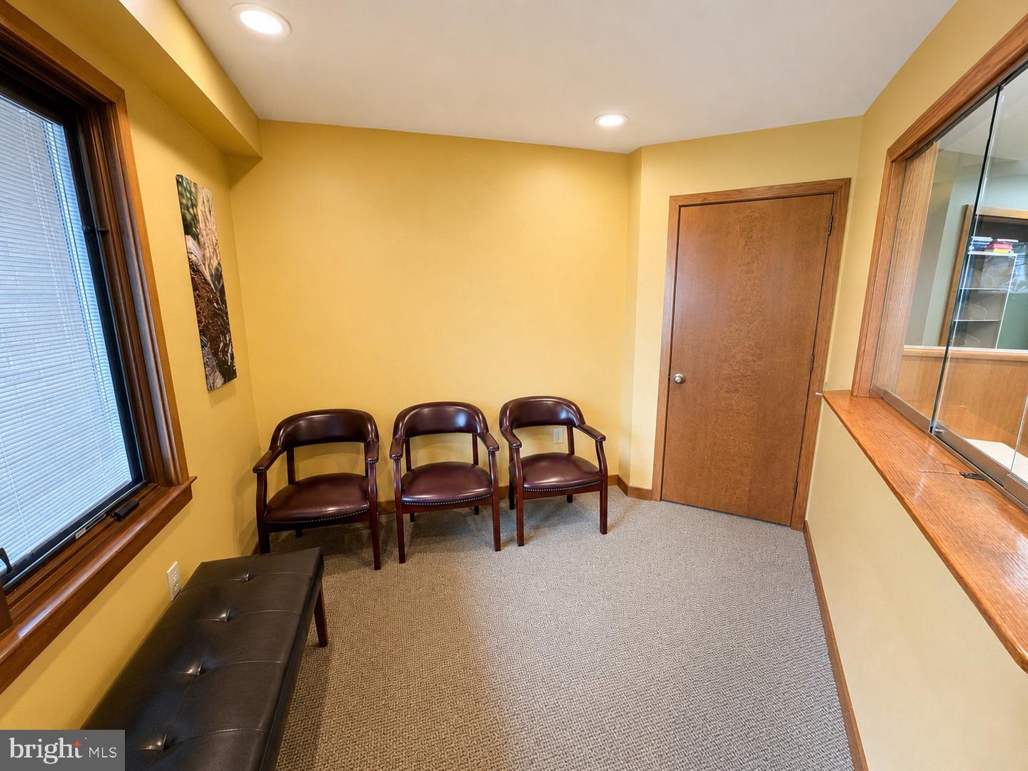 300 Middletown Blvd #102 Property Photo 4