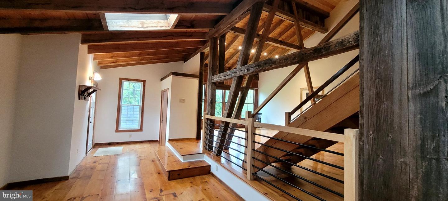 4989 Valley Park Rd #barn Apartment Property Photo 1