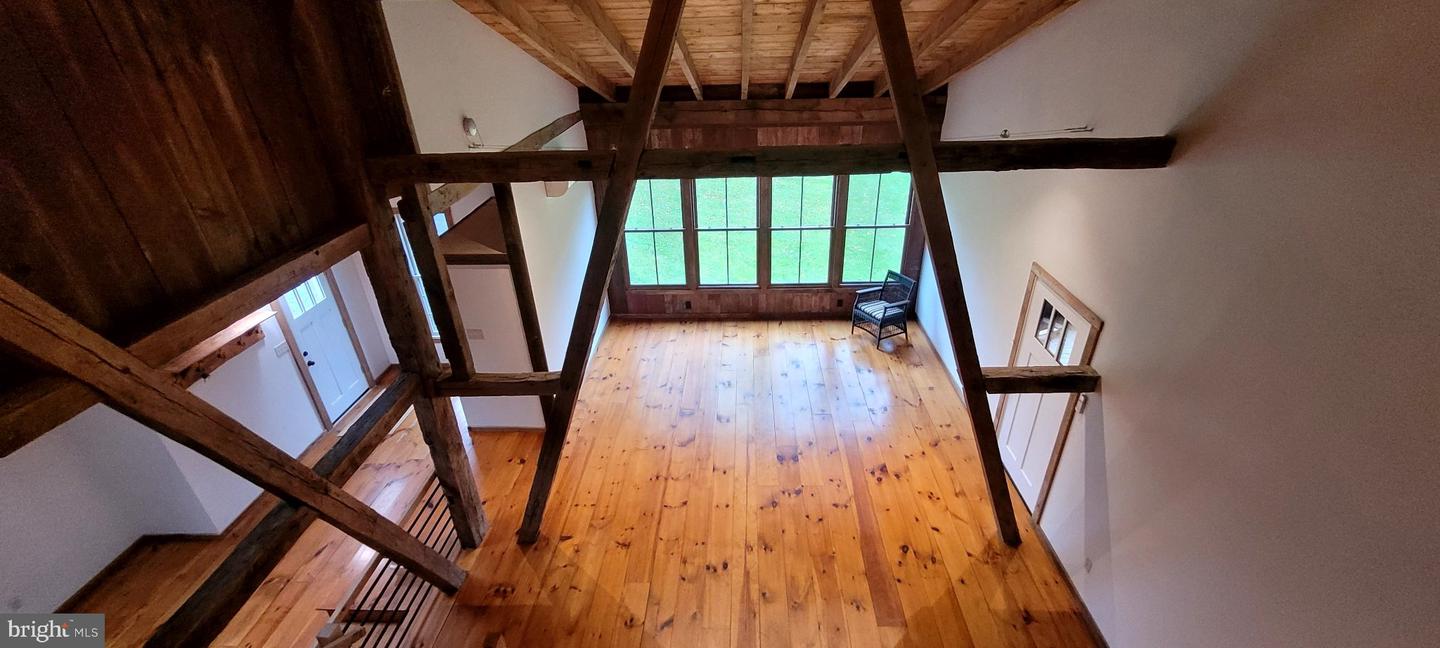 4989 Valley Park Rd #barn Apartment Property Photo 4