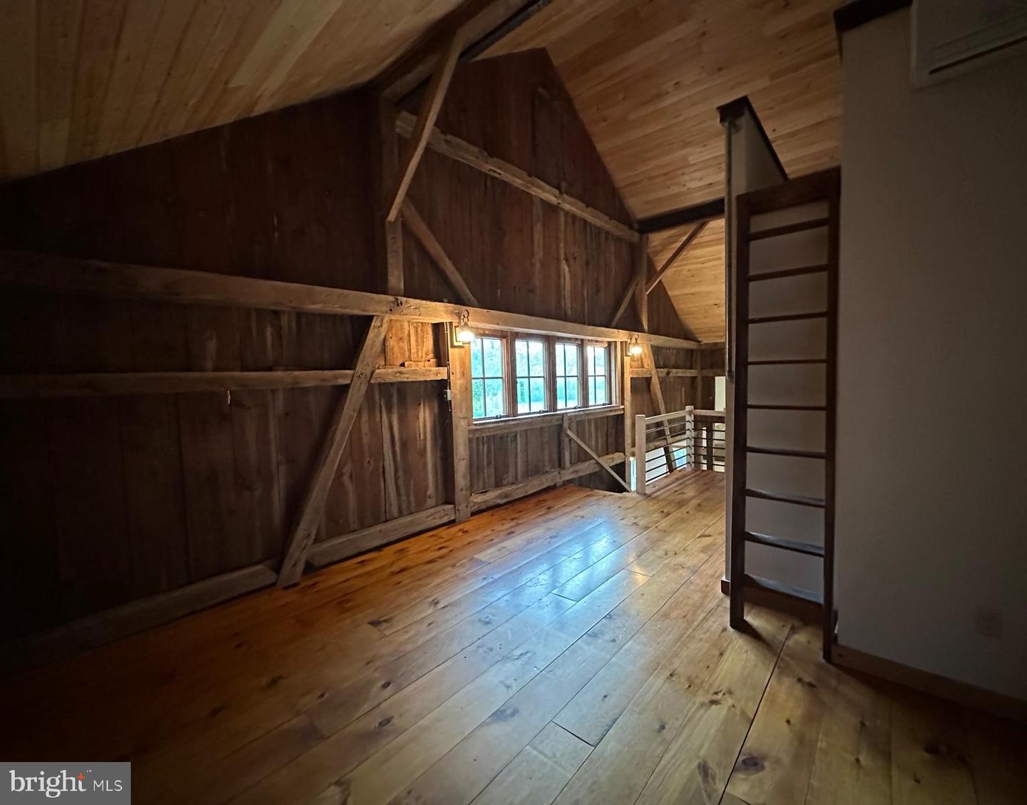 4989 Valley Park Rd #barn Apartment Property Photo 8