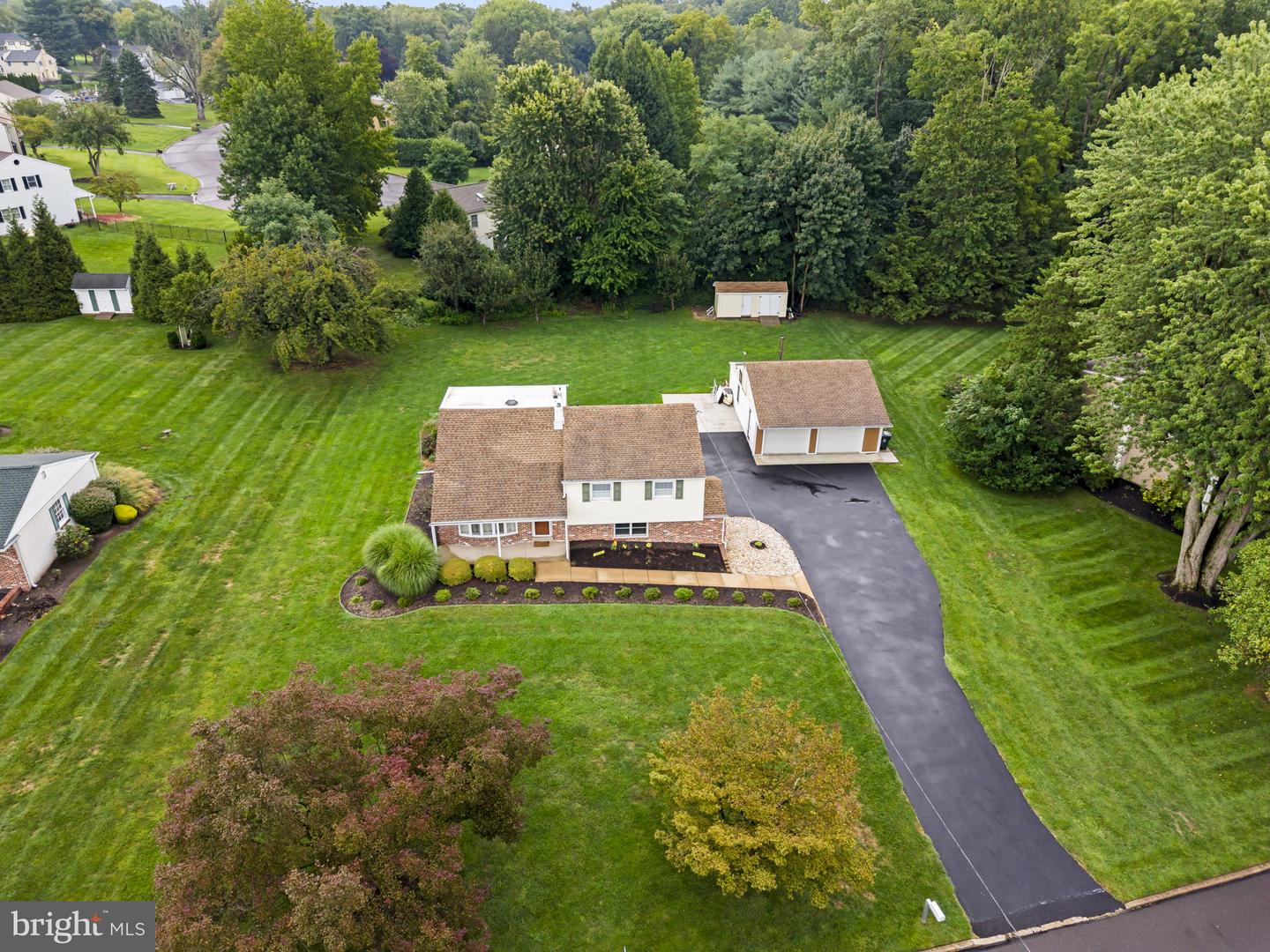 55 Brook Dr Property Photo 3