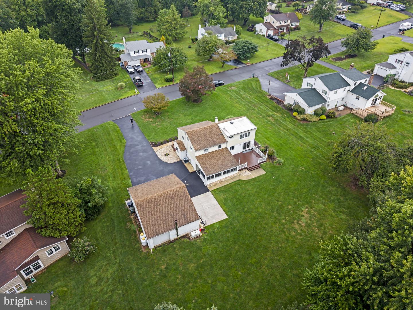 55 Brook Dr Property Photo 8