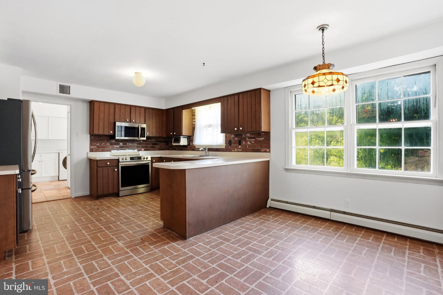 24 Sunnybrook Dr Property Photo 8
