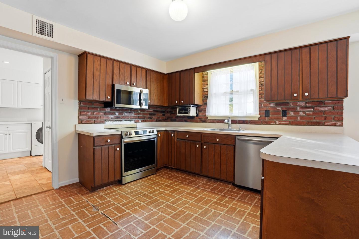 24 Sunnybrook Dr Property Photo 12