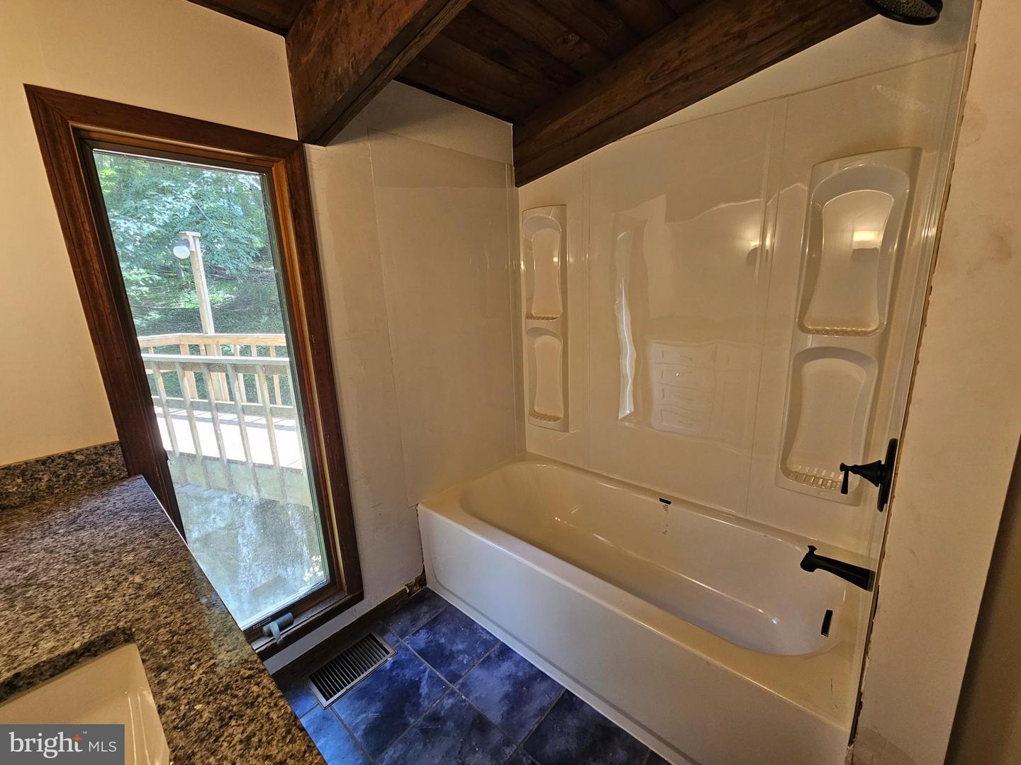 6074 Covered Bridge Rd Property Photo 15