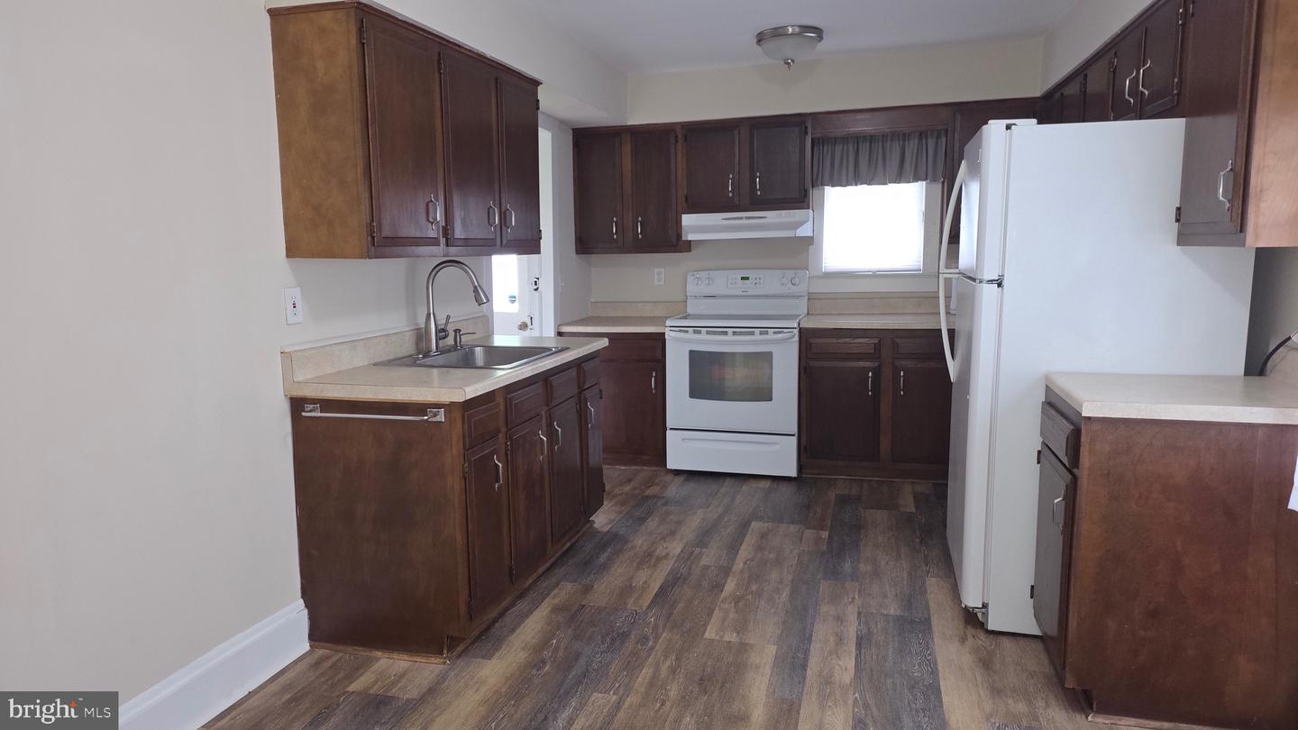 33 Williamson Ave Property Photo 5