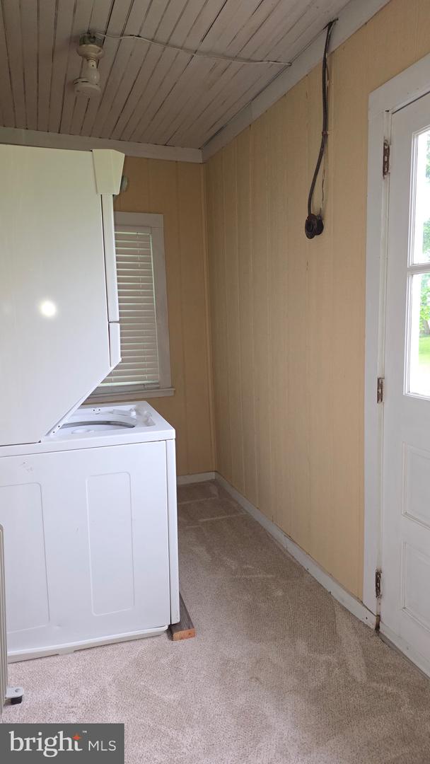 33 Williamson Ave Property Photo 10