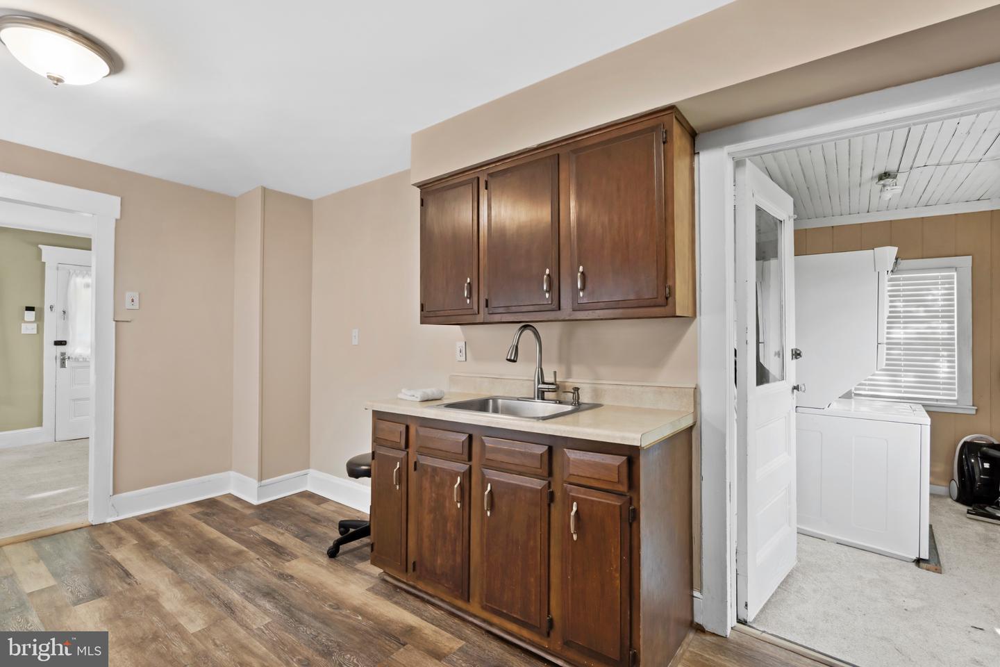 33 Williamson Ave Property Photo 10