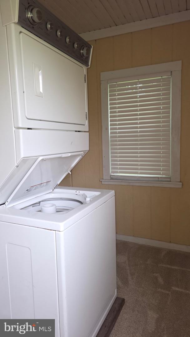 33 Williamson Ave Property Photo 11