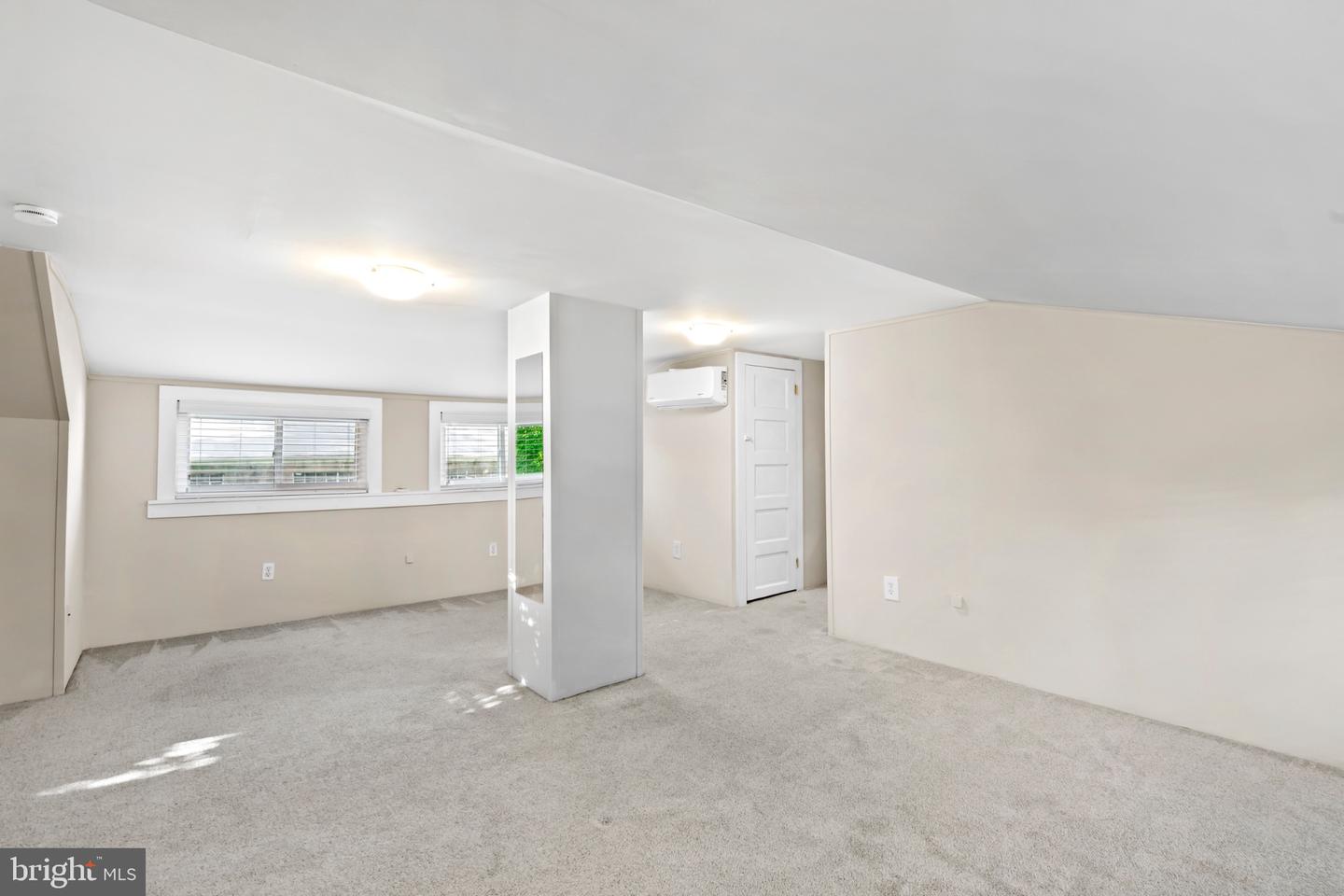 33 Williamson Ave Property Photo 12