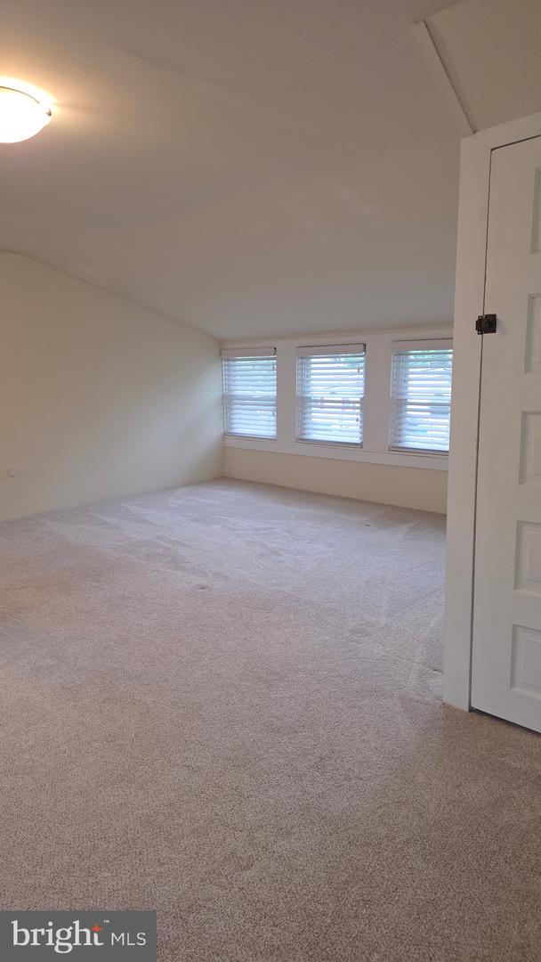 33 Williamson Ave Property Photo 13