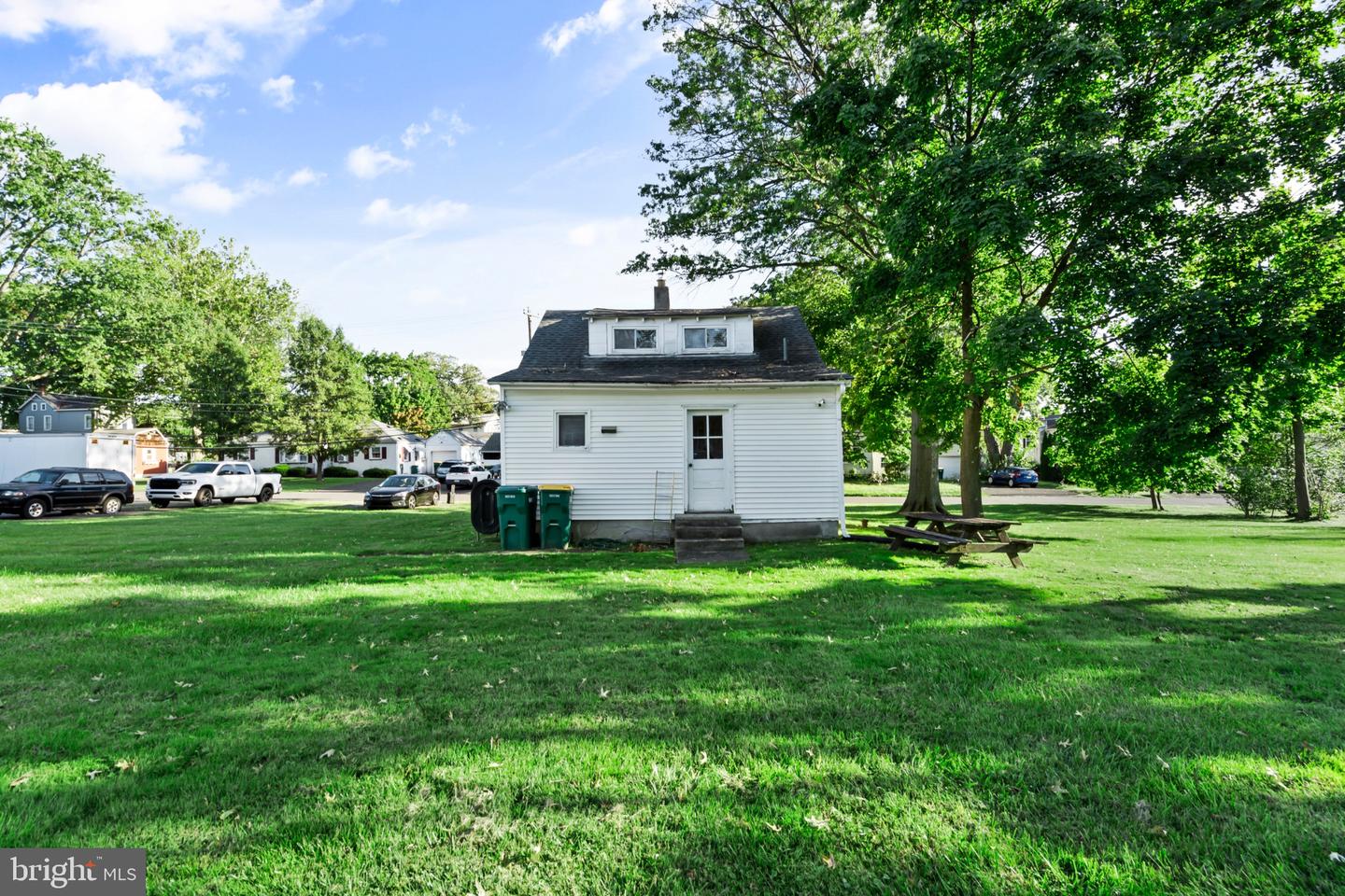 33 Williamson Ave Property Photo 14
