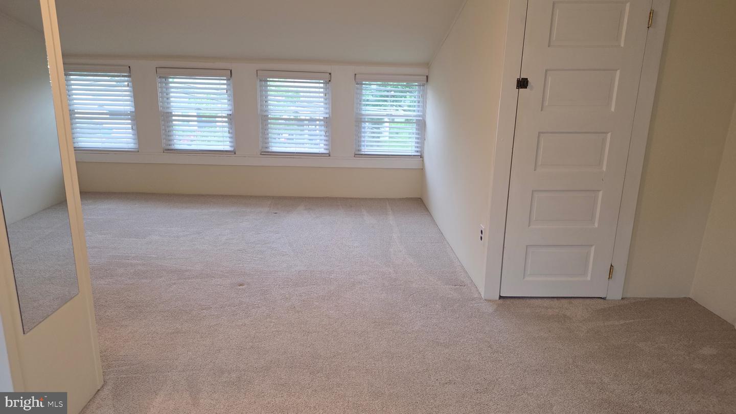 33 Williamson Ave Property Photo 15