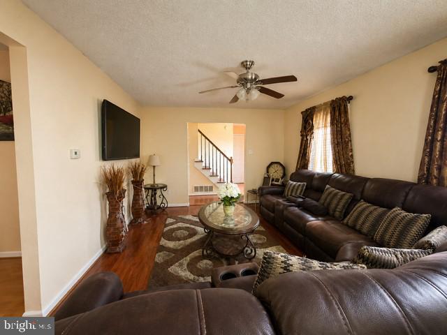 4626 Murray St Property Photo 5