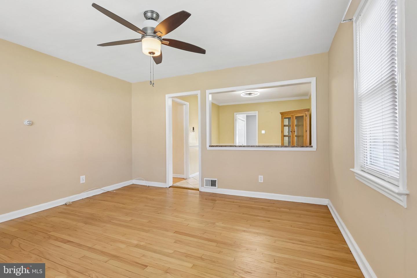 21 Ida Ave Property Photo 10