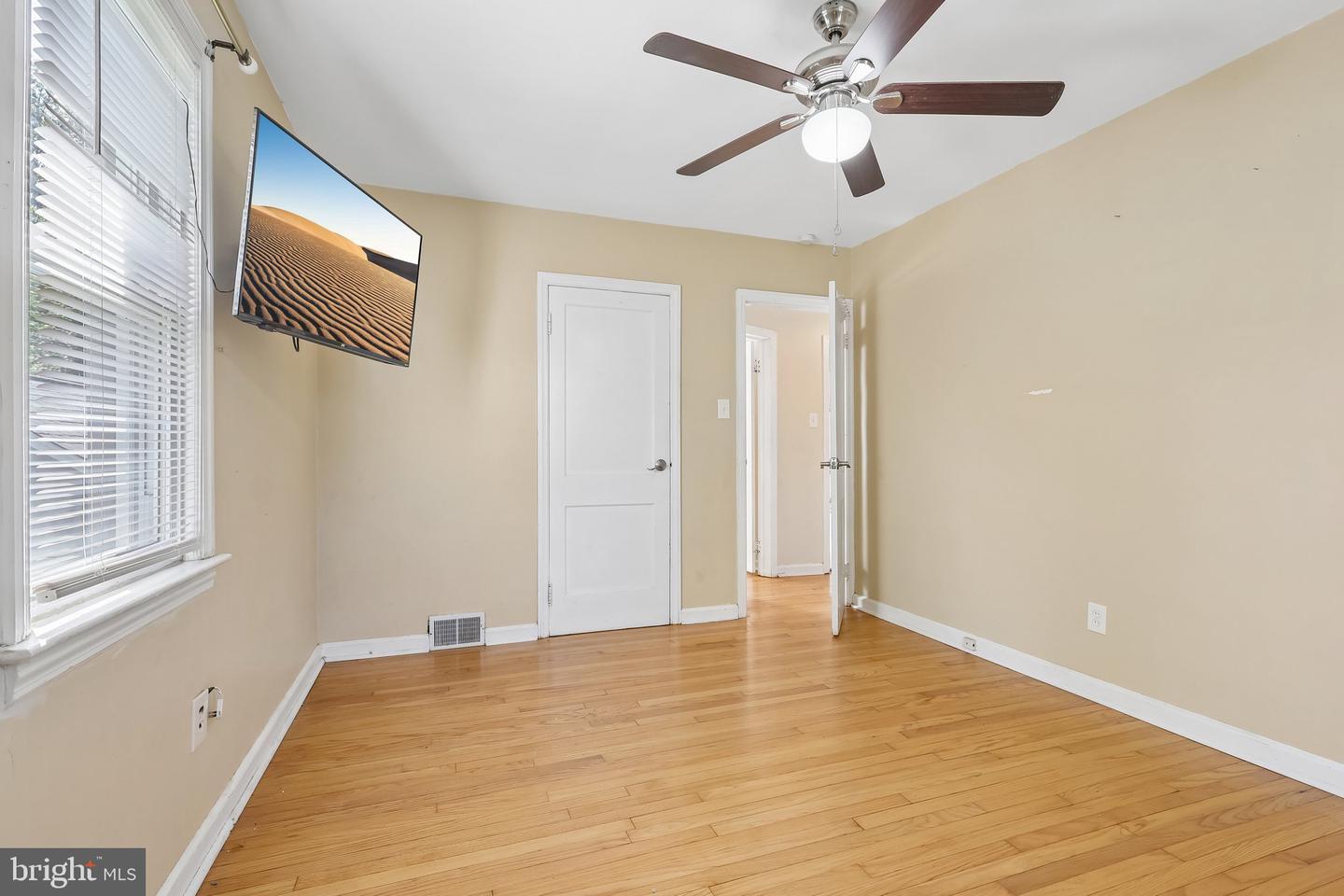 21 Ida Ave Property Photo 28