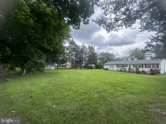 15 Robin Rd Property Photo 11