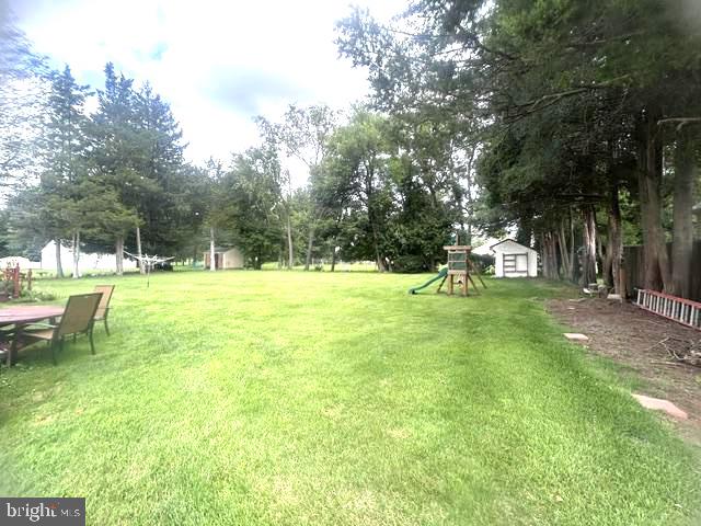 15 Robin Rd Property Photo 21