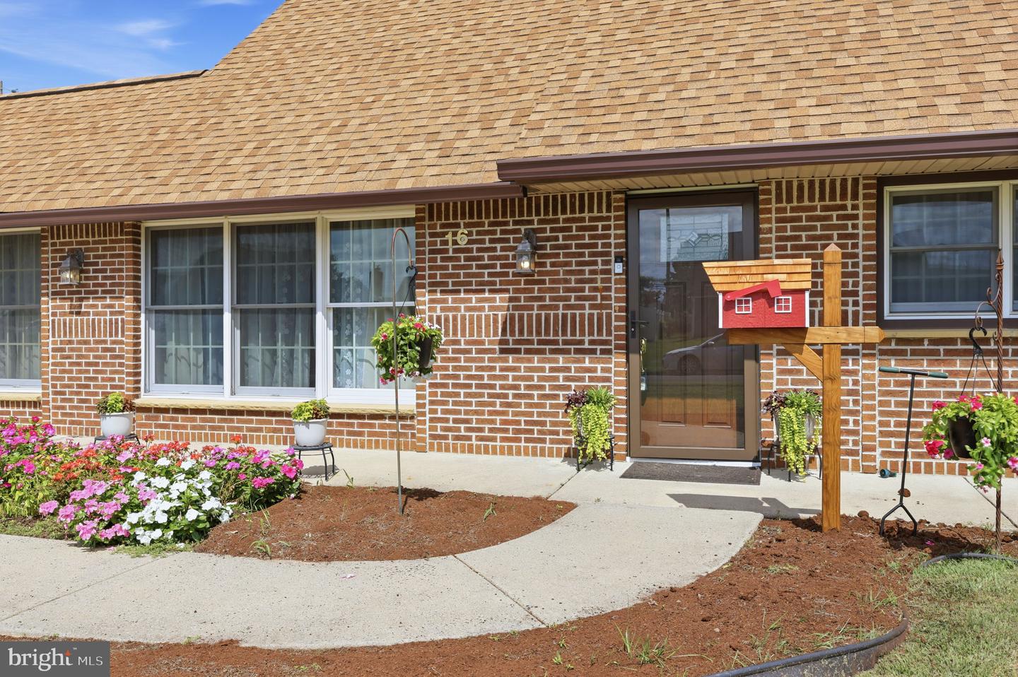 16 Parkside Cir Property Photo 4