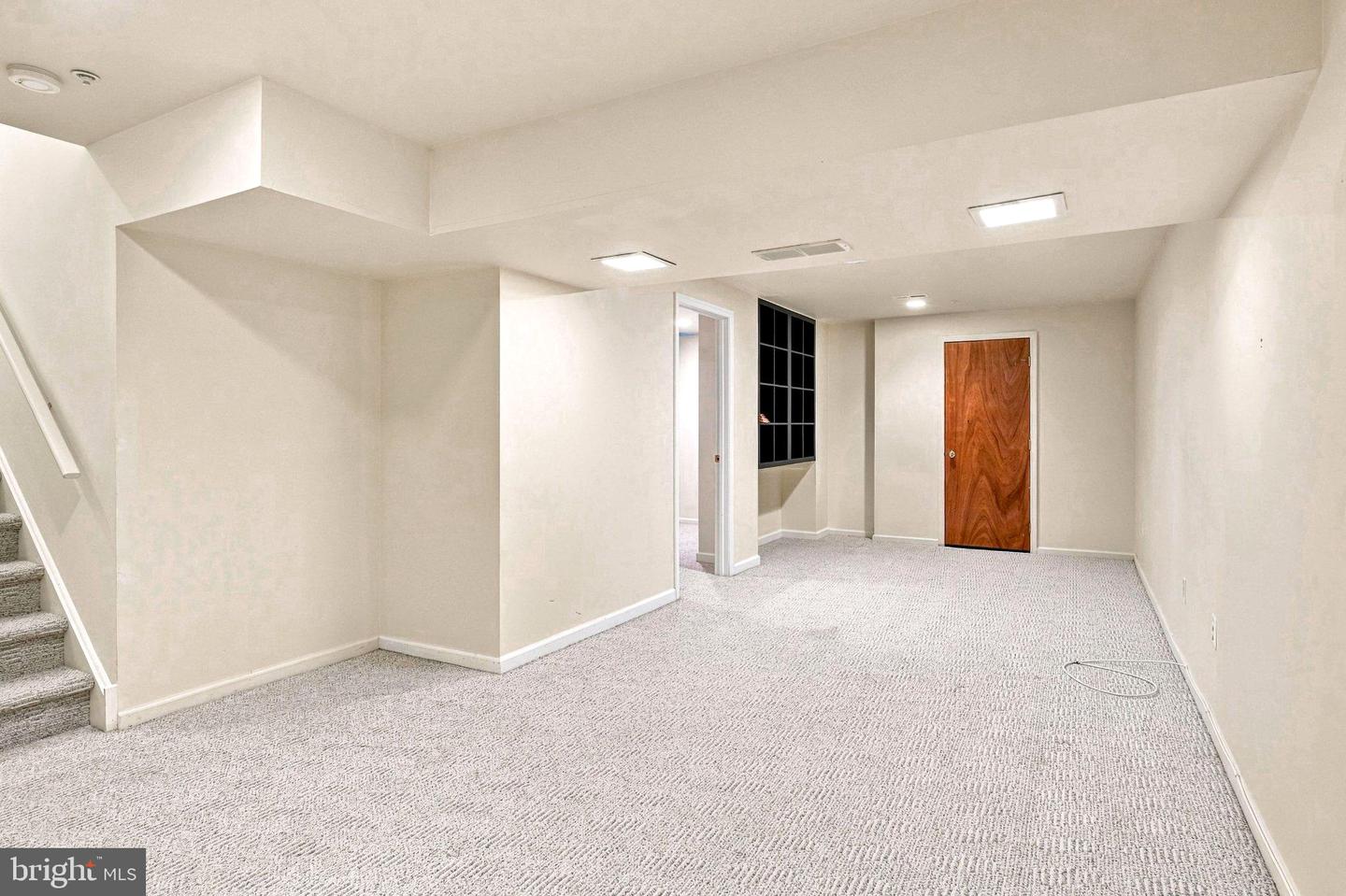 322 Eagle Ct #206 Property Photo 31