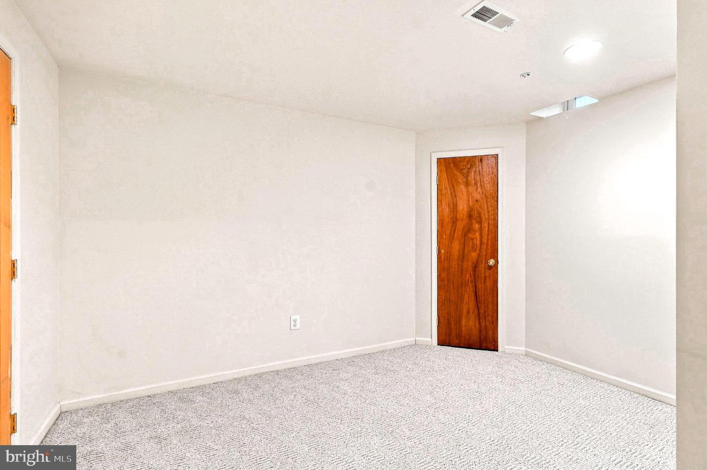 322 Eagle Ct #206 Property Photo 33