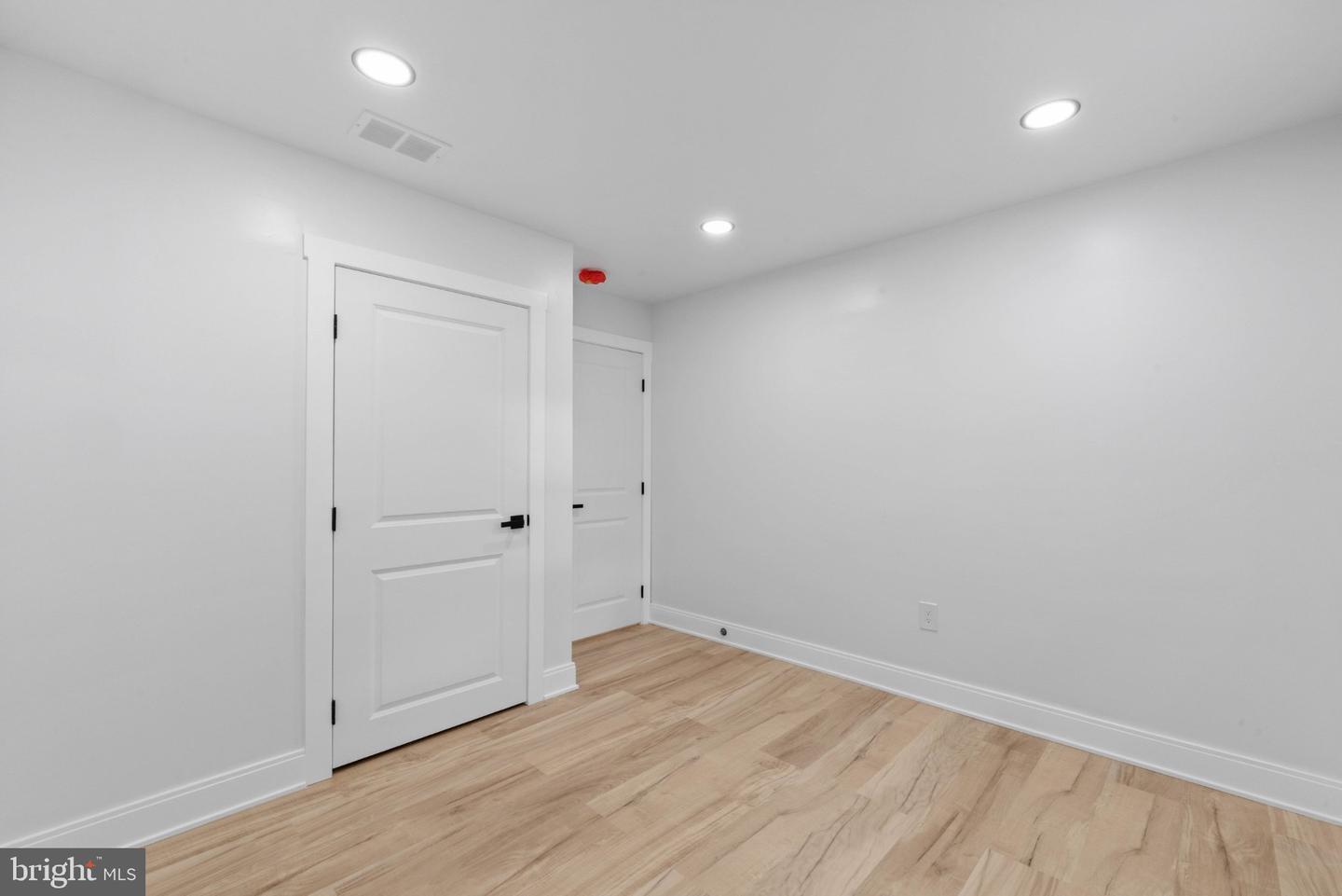 521 Parkway Dr Property Photo 33