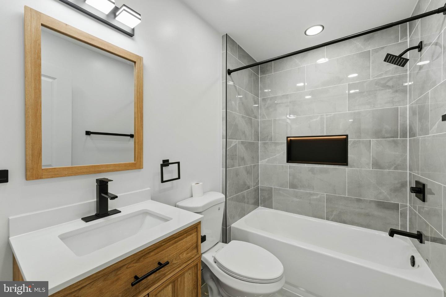 521 Parkway Dr Property Photo 34