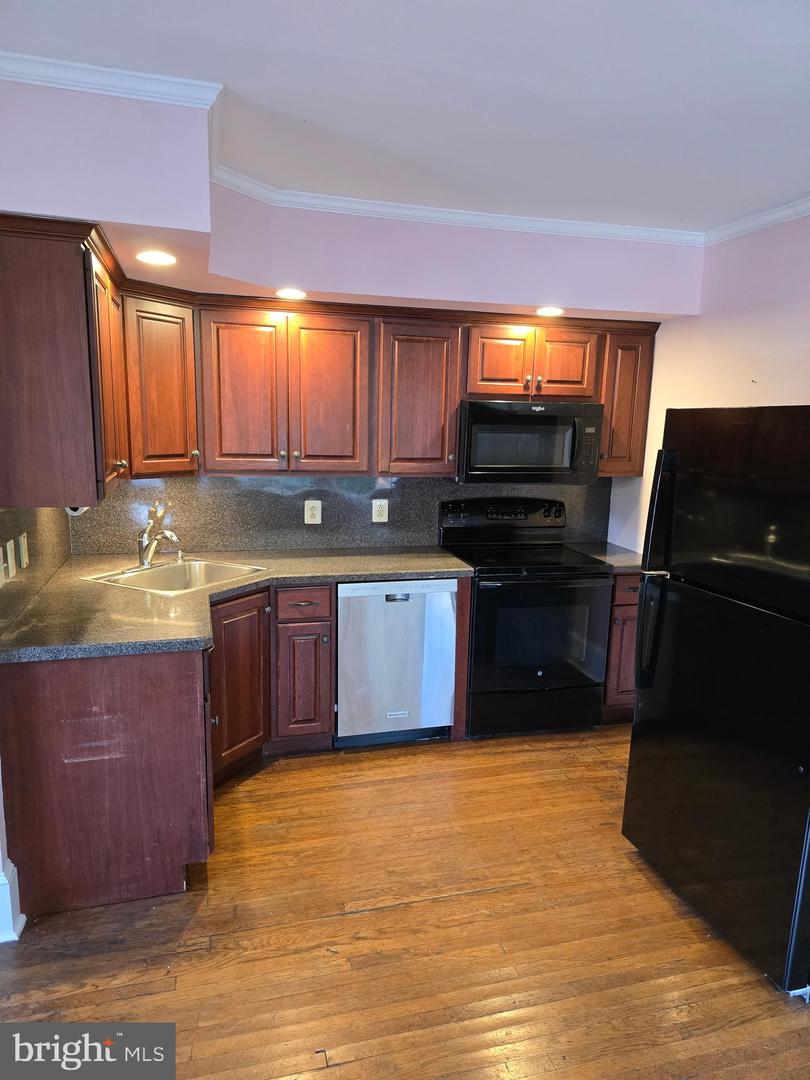 54 W State St #2 Property Photo 2