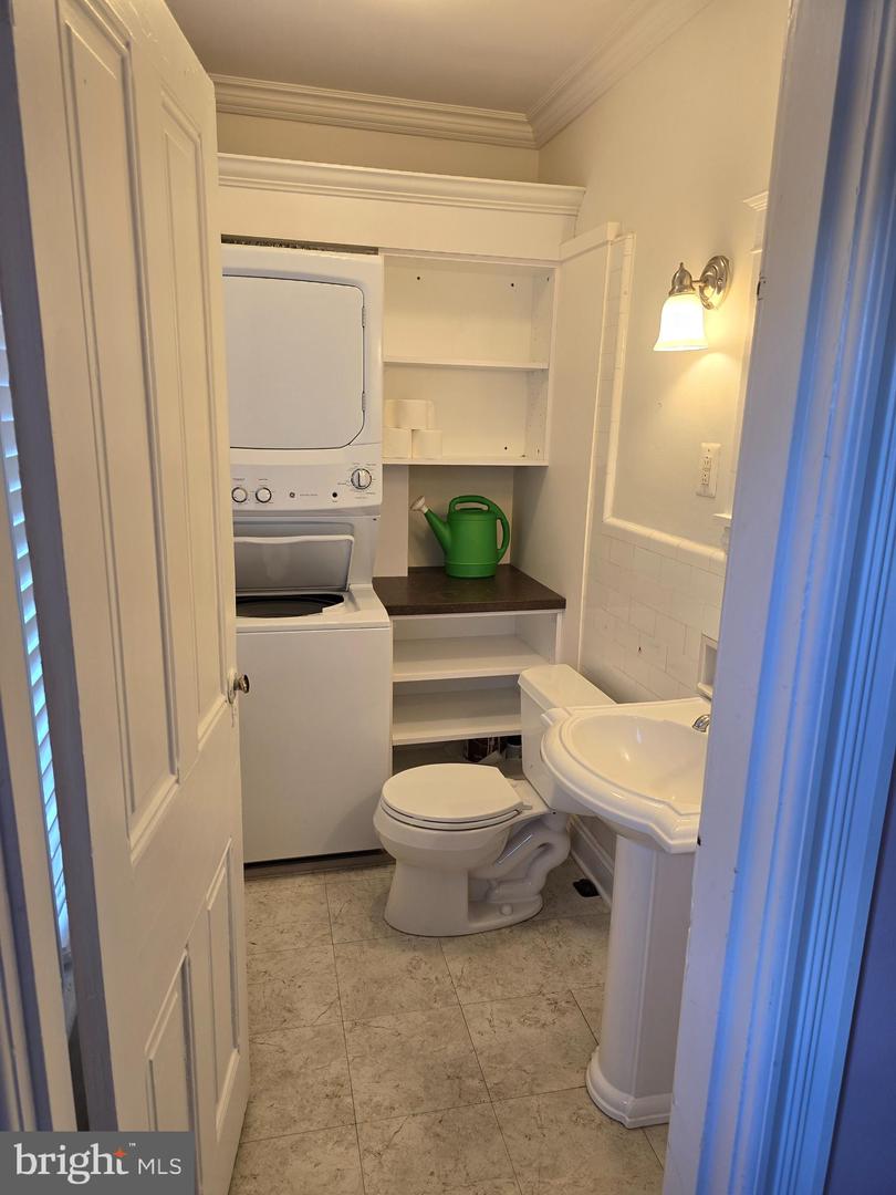 54 W State St #2 Property Photo 6