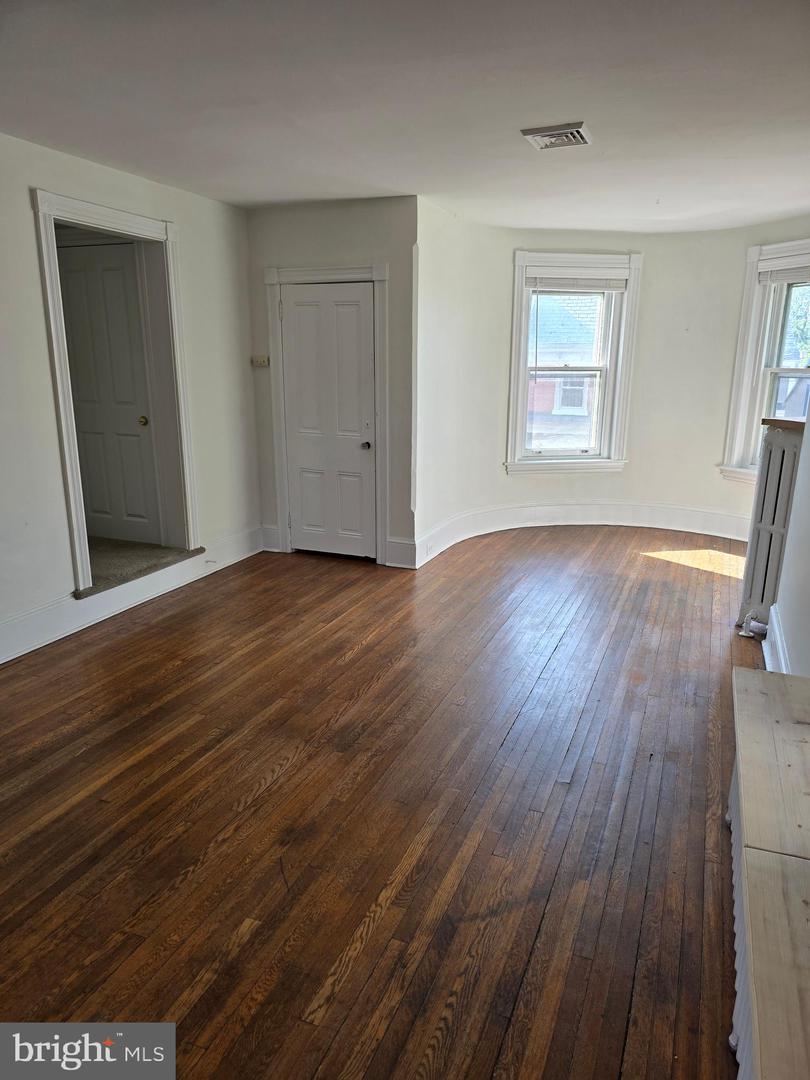 54 W State St #2 Property Photo 7