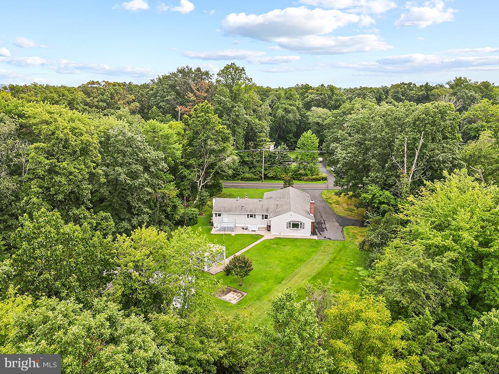 929 Creamery Rd Property Photo 3