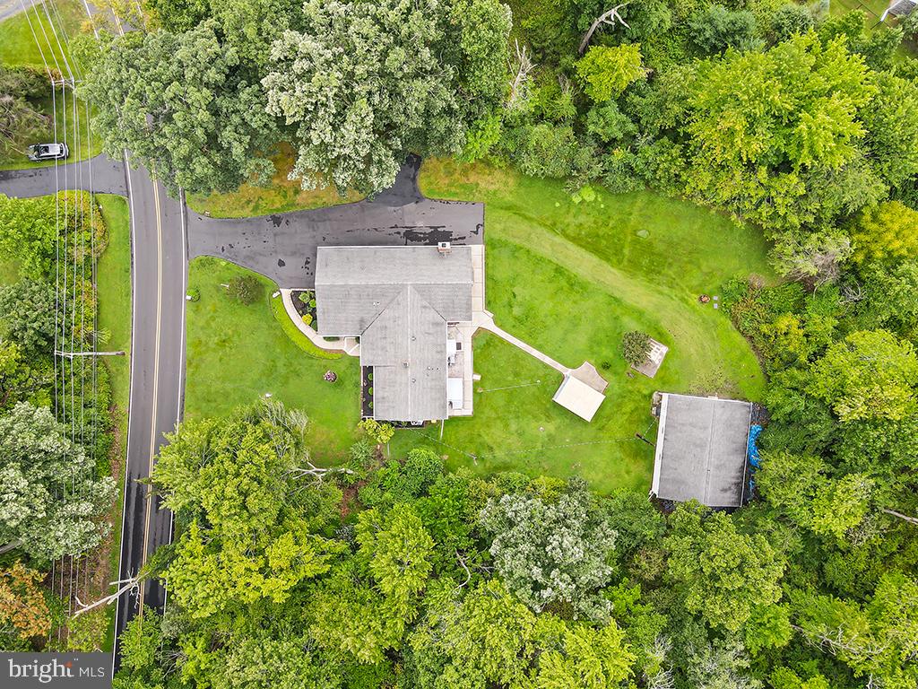 929 Creamery Rd Property Photo 5