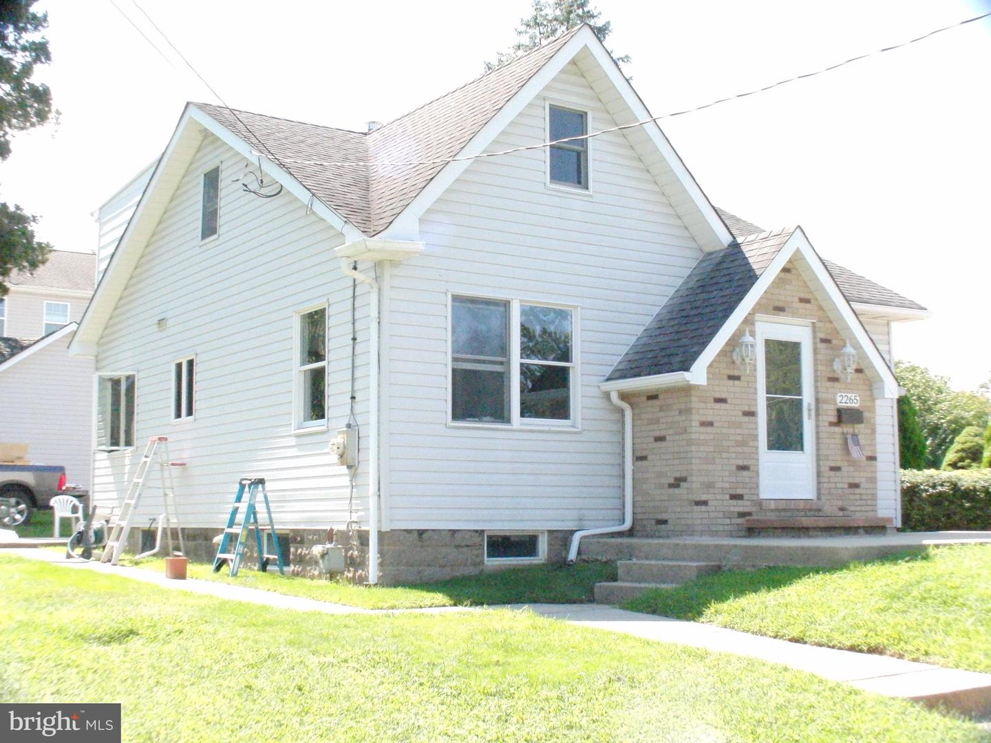 2265 Ogden Ave Property Photo 8