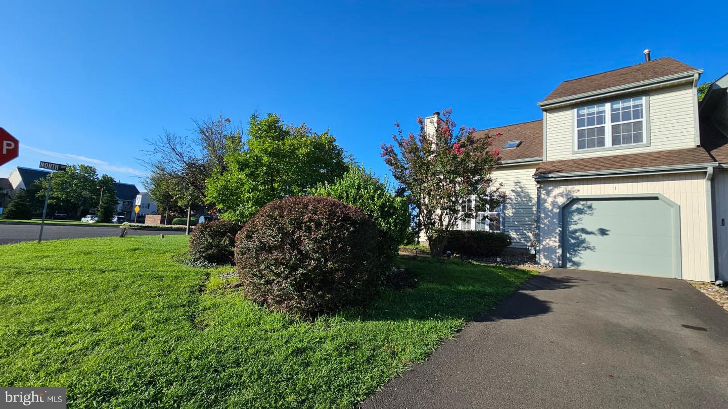 1 Laurel Cir Property Photo 2