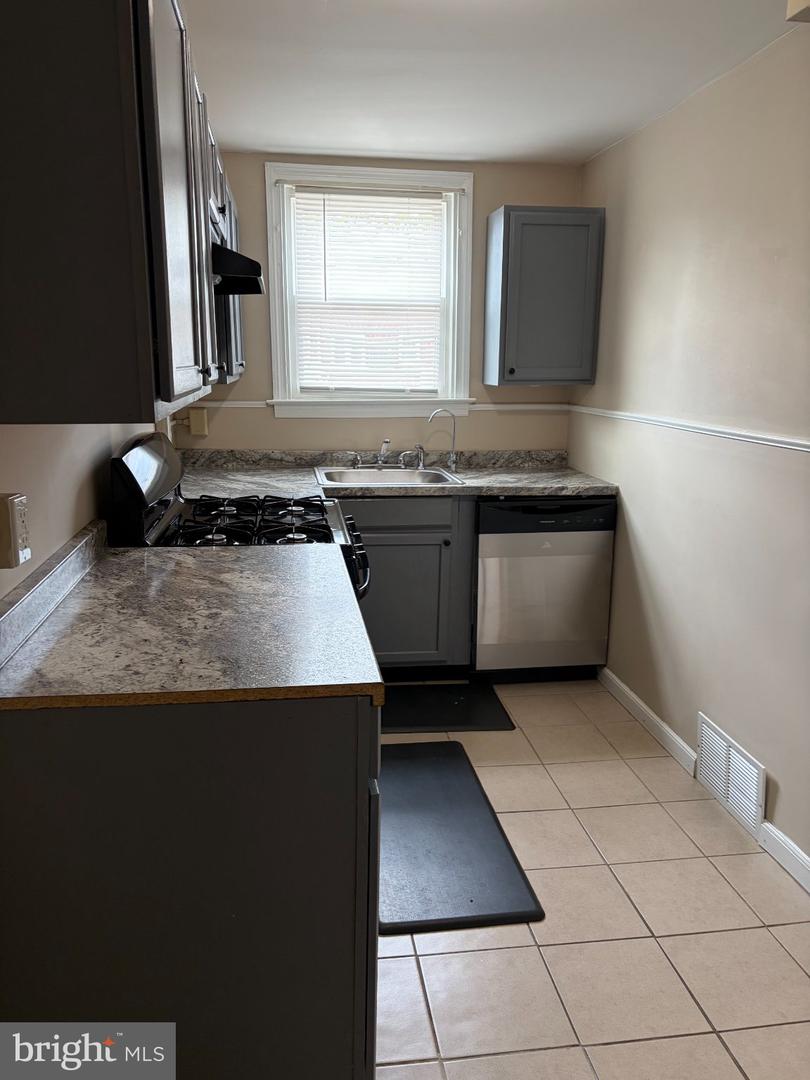 826 3rd Property Photo 7