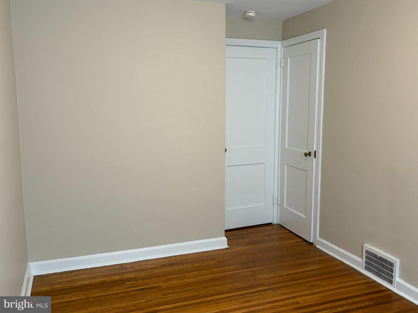 826 3rd Property Photo 13