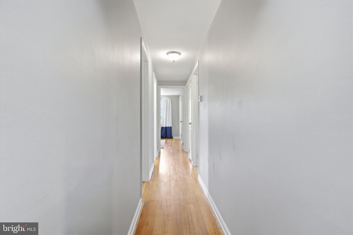 593 Kings Rd Property Photo 29