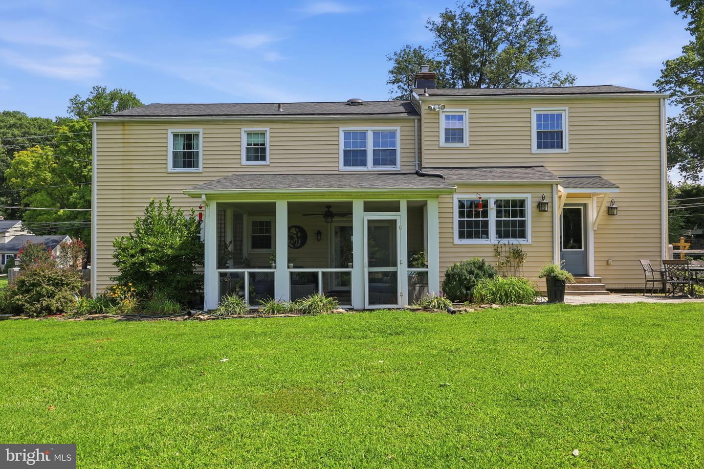 593 Kings Rd Property Photo 46