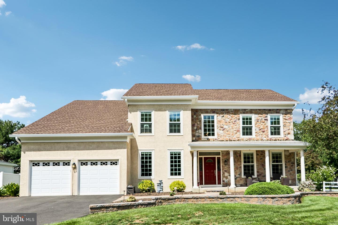 1096 Lily Pond Ln Property Photo 1