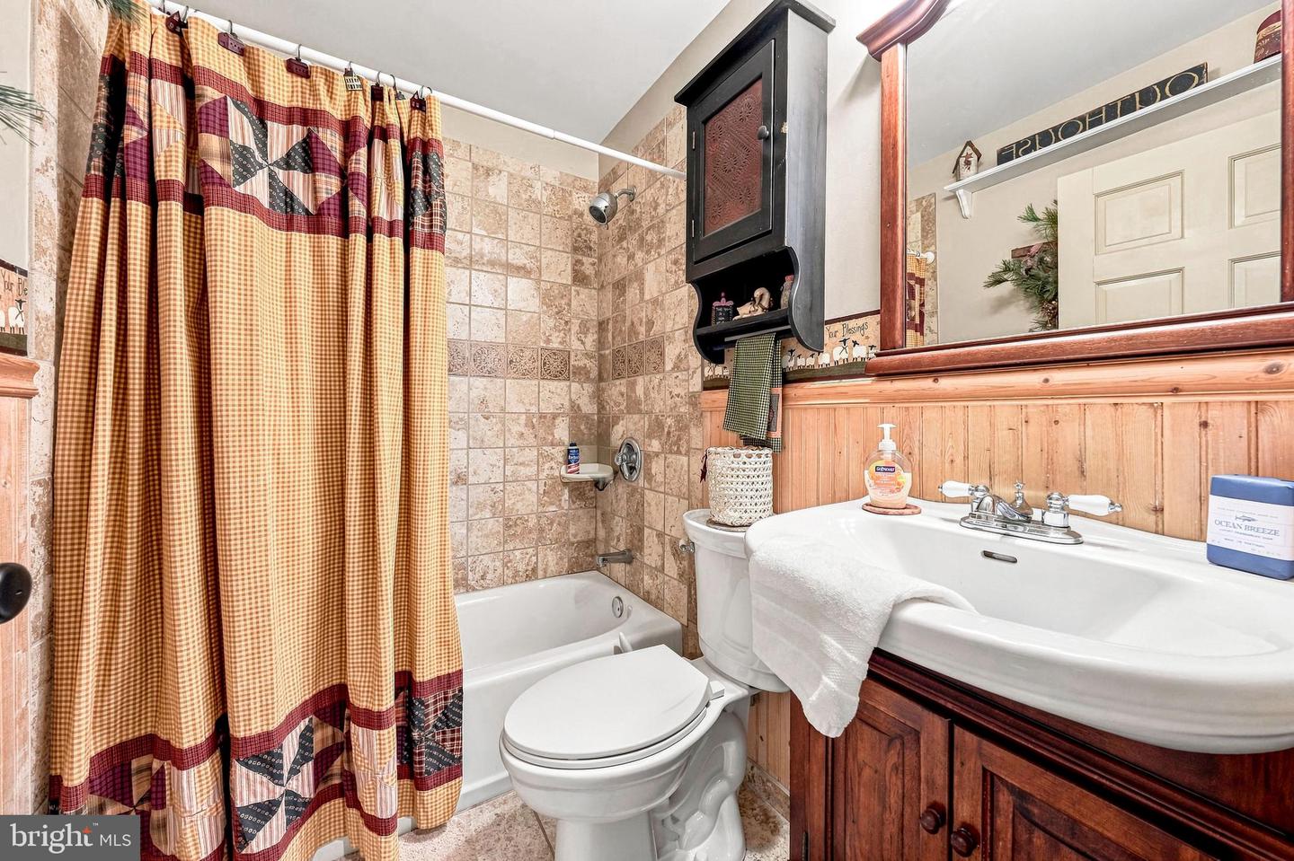 27 Peachtree Ln Property Photo 33