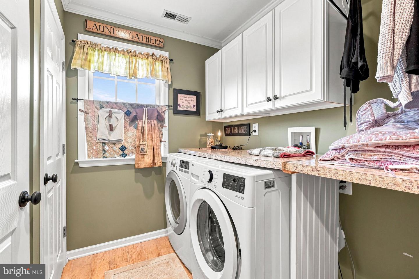 27 Peachtree Ln Property Photo 50