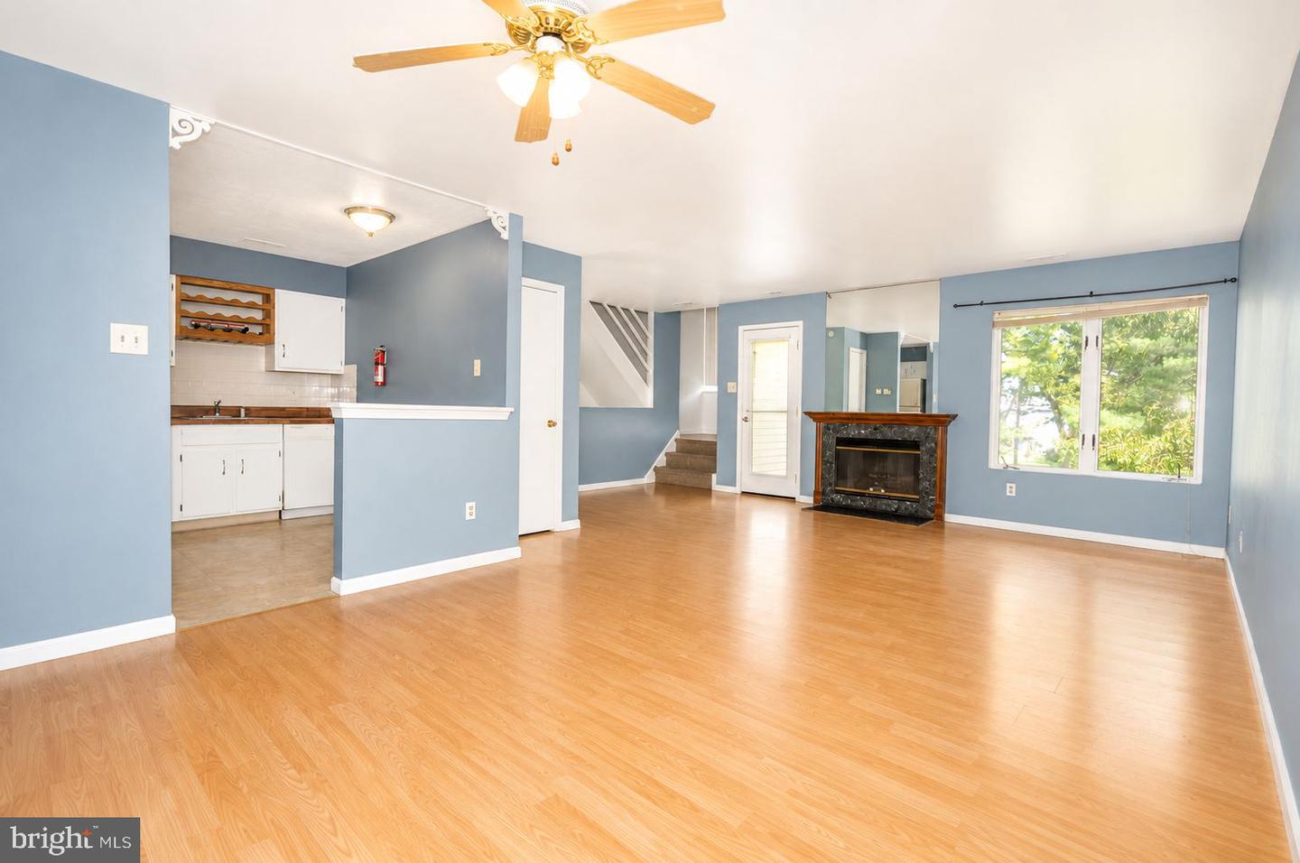 276 Juanita Property Photo 5
