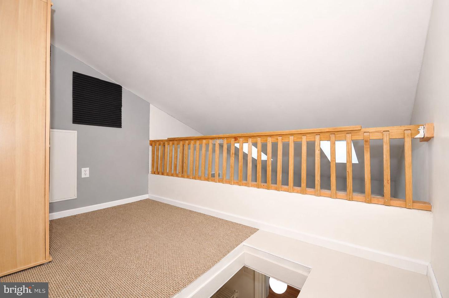 276 Juanita Property Photo 13