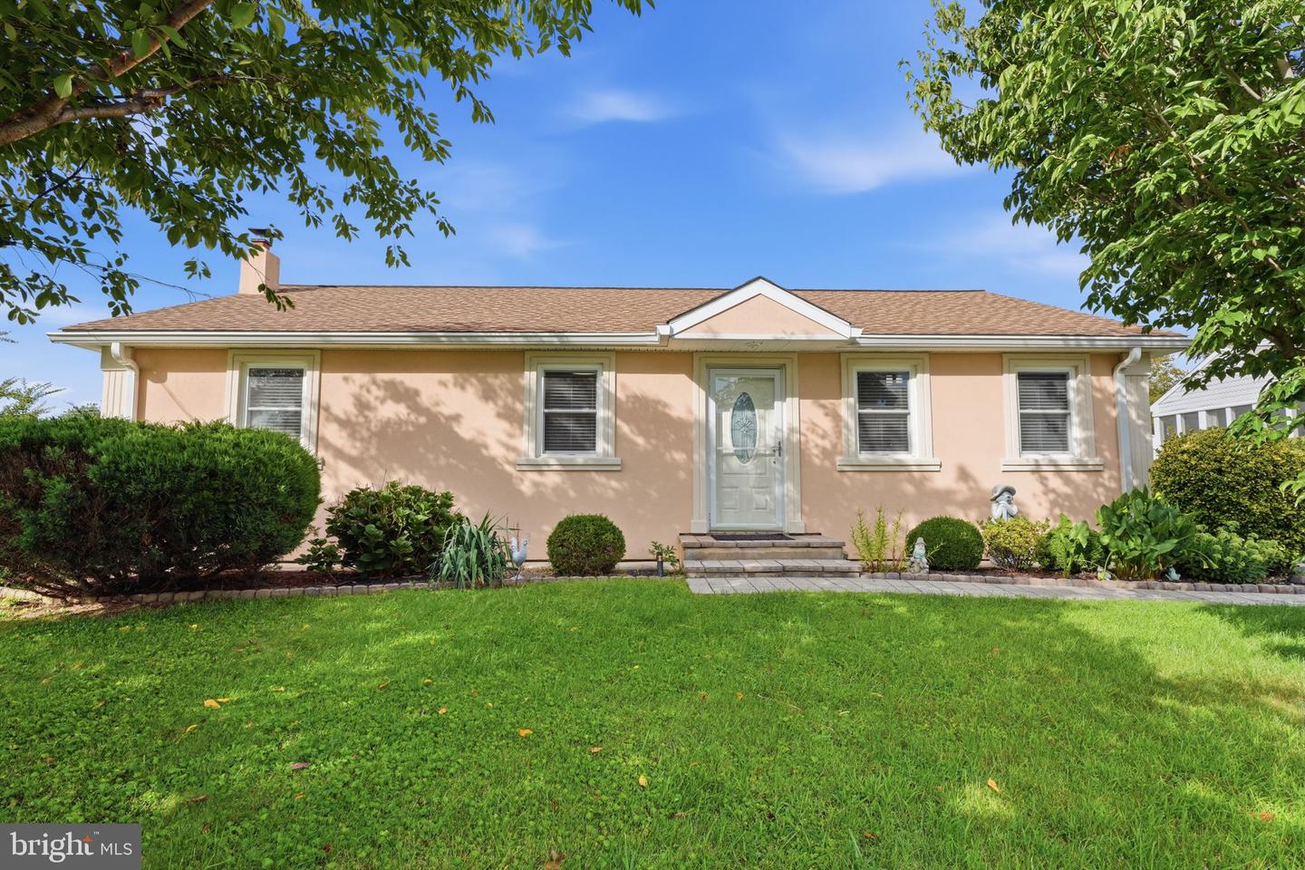 466 Hazel Ave Property Photo 1