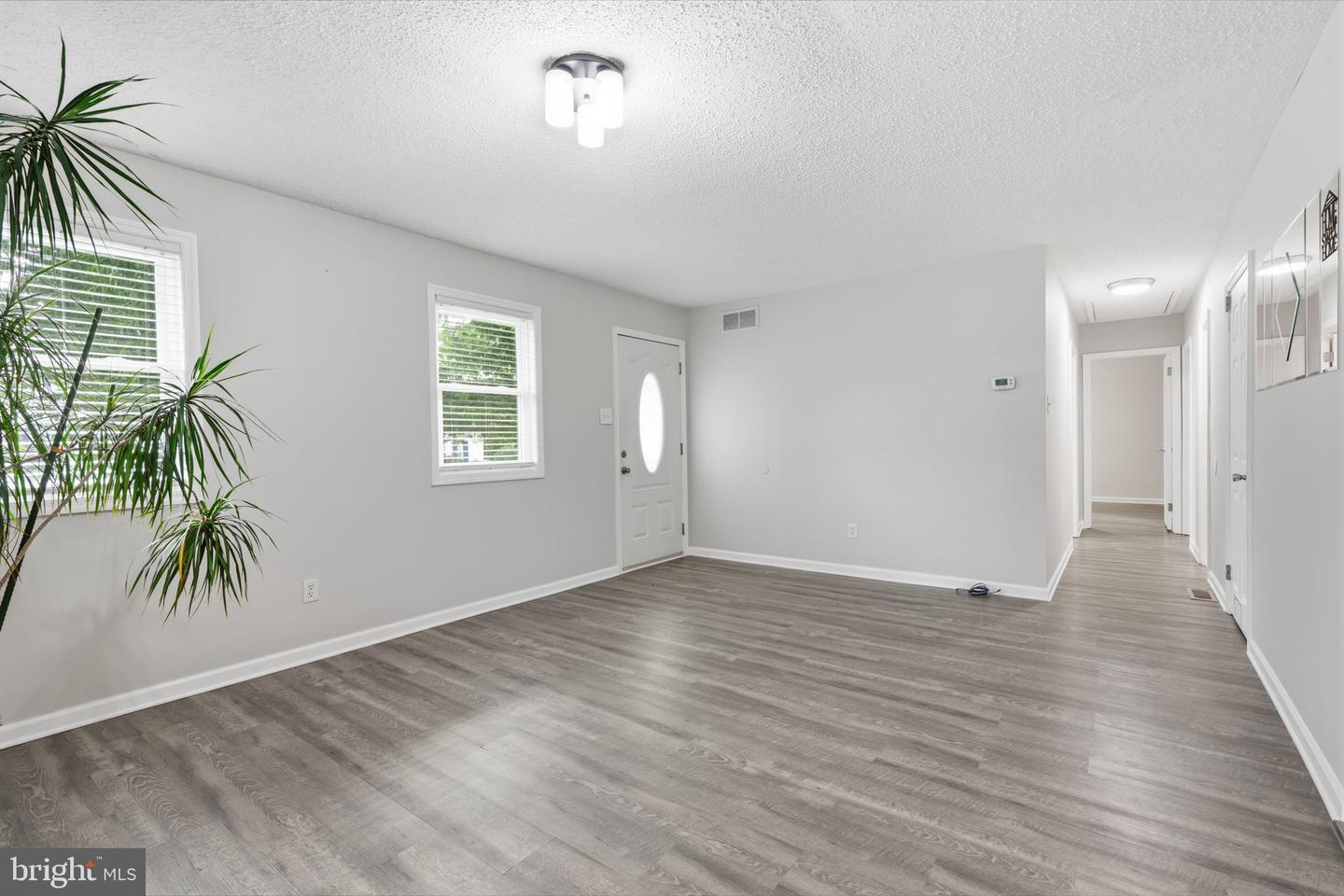 466 Hazel Ave Property Photo 4