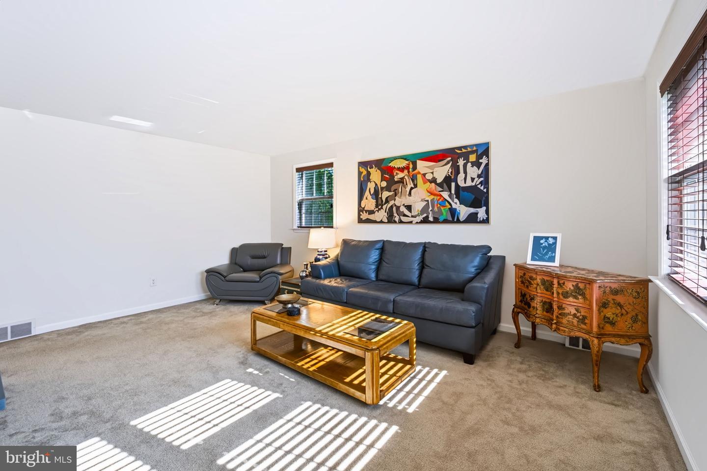 2201 Shetland Dr Property Photo 4